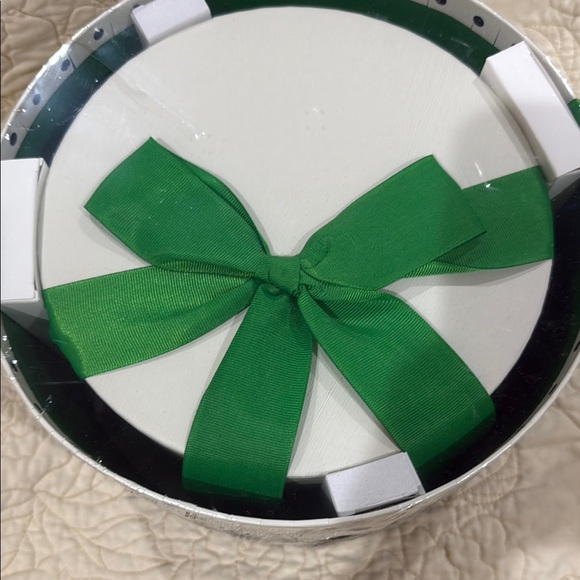 Polka Dot and stripes Kate Spade Gift box set - Picture 5 of 6